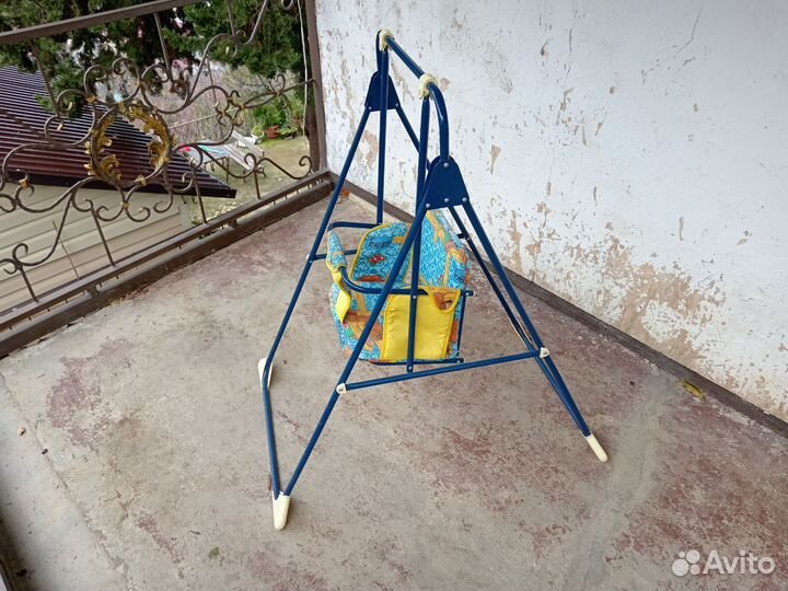 Детская качелька