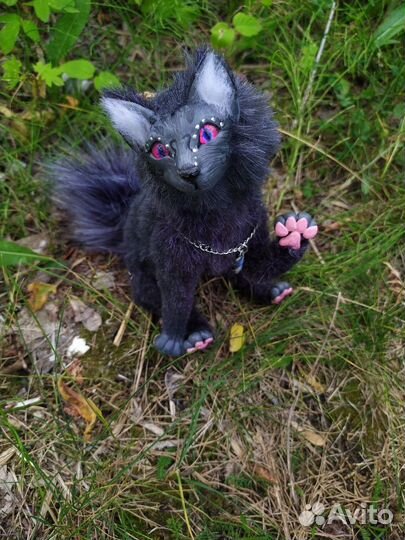 Серая кошка в смешанной технике