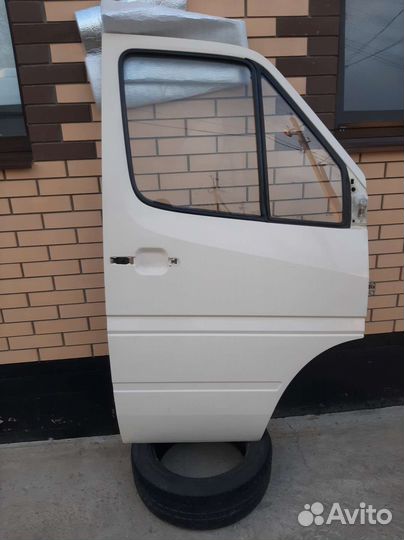 Дверь передняя sprinter 903