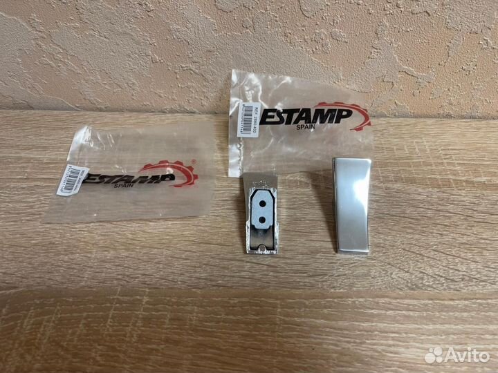 Крючок мебельный для одежды металлический