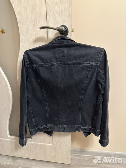 Джинсовая куртка levis