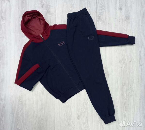 Спортивные костюмы