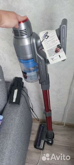 Пылесос redmond RV-UR361, красный