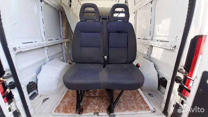 Передние сидения пассажирские citroen jumper