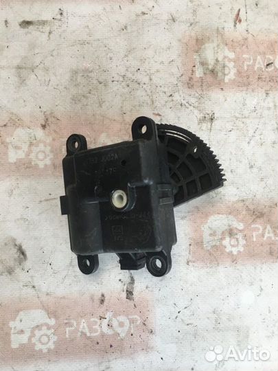 Привод заслонки отопителя Nissan Qashqai J10 HR16