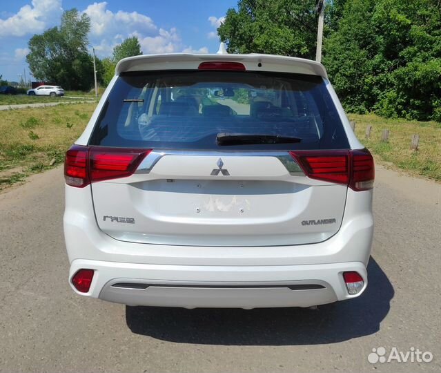 Mitsubishi Outlander 2.0 CVT, 2022, 35 км