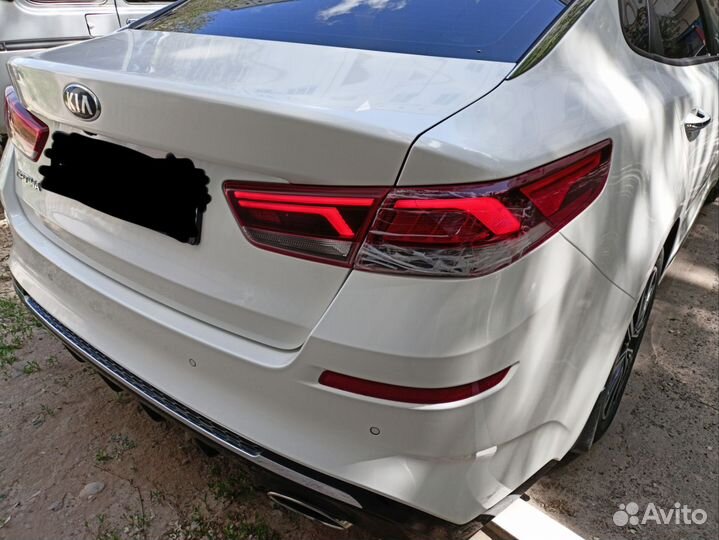 Фонарь без стекла Kia Optima. Внешний, правый, LED