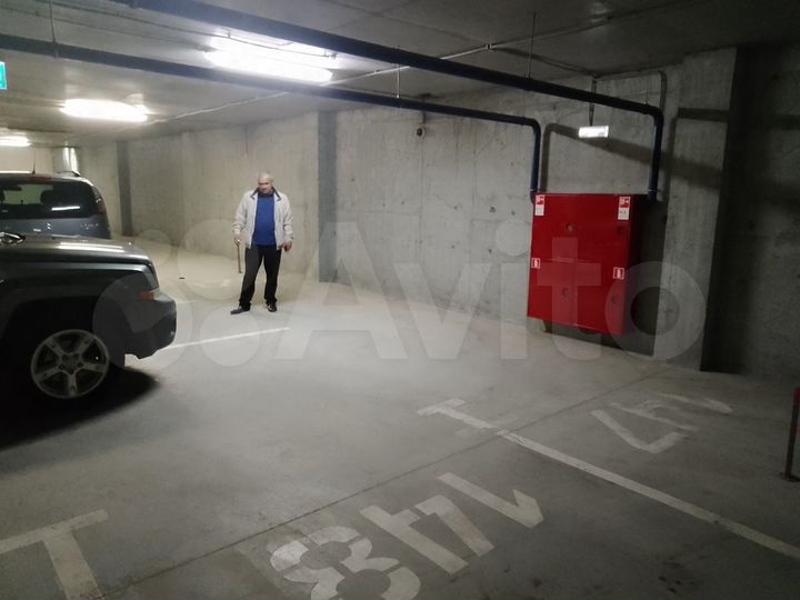 Машиноместо, 13 м²