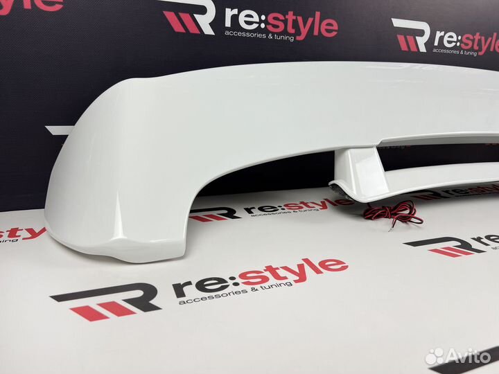 Спойлер Toyota Land Cruiser 100 Белый 040 Качество