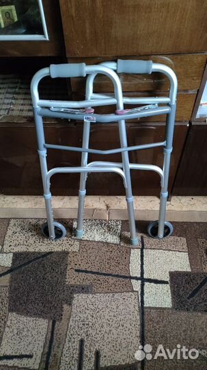 Ходунки для пожилых и инвалидов