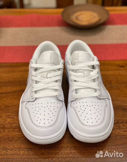 Jordan 1 Low OG Golf White Croc оригинал