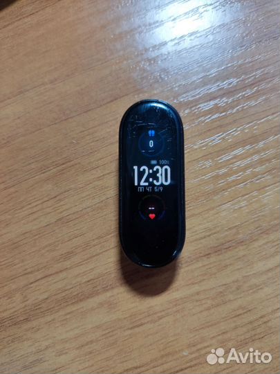 Битнесс браслет Mi band 4