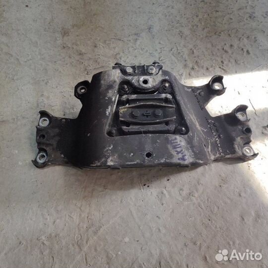Кронштейн АКПП Audi A6 BDW 2004