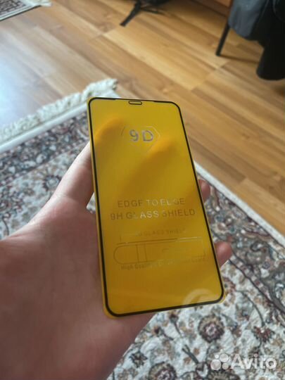 Защитные стекла на iPhone 11 Pro Max