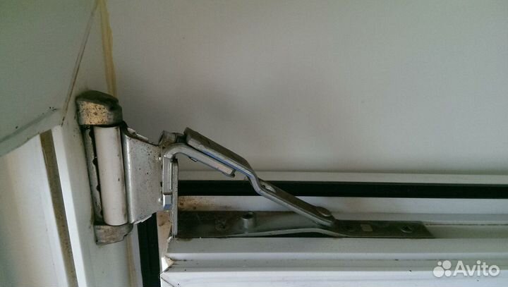 Мастер по ремонту пластиковых окон дверей