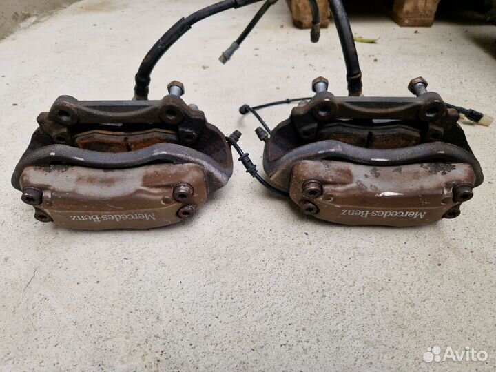Комплект передних тормозов для Mercedes W211 W219