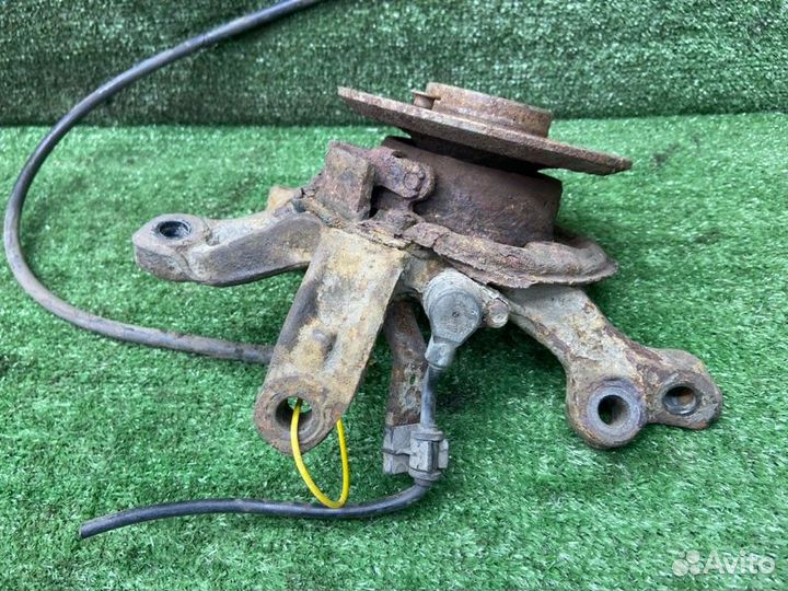 Поворотный кулак задний правый Mercedes-Benz E