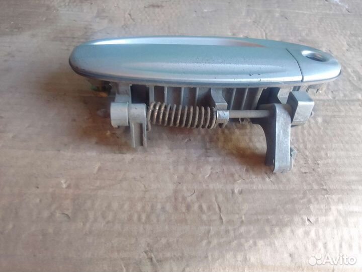 Ручка наружная передняя прав. Chevrolet Aveo T200