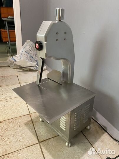 Ленточная пила для мяса или рыбы