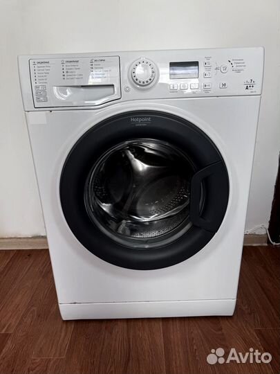 Стиралтная машинка Hotpoint