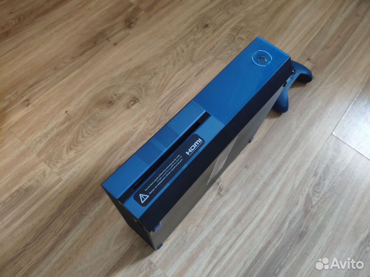 Xbox one fat + 250 игр по геймпас