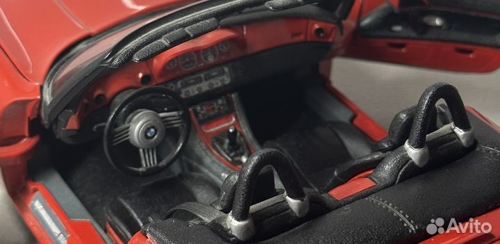 Модель 1:18 BMW Z8 Bburago Тайланд