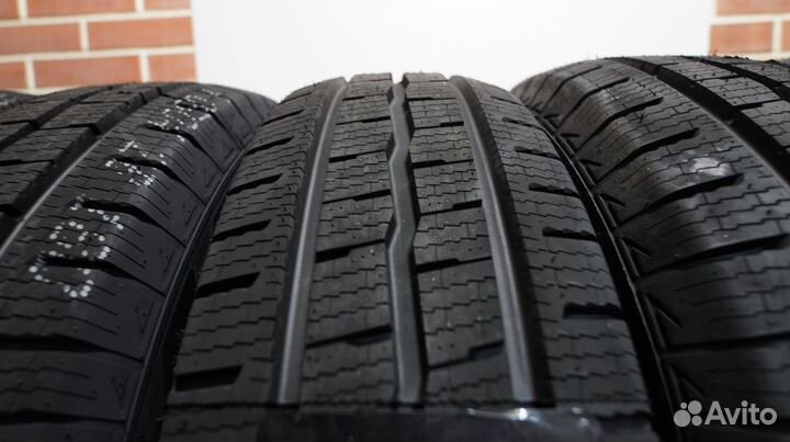 Royal Black Royal Winter Van 195/75 R16C 107R