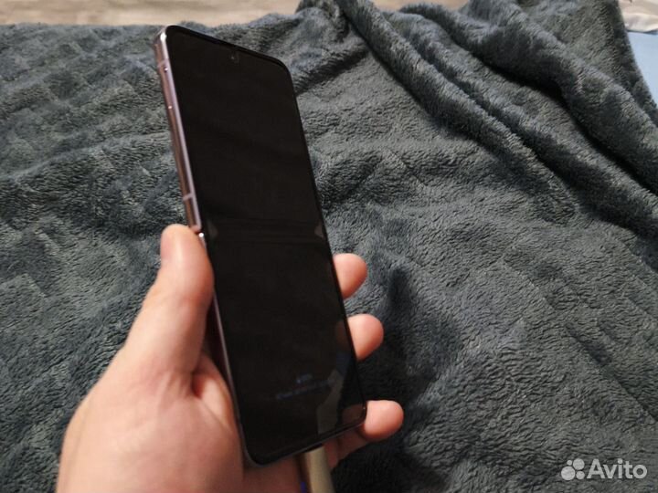 Samsung Galaxy Z Flip4, 8/256 ГБ
