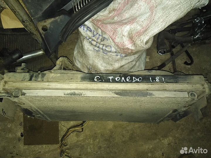 Радиатор охлаждения Сеат Толедо 1.8 2000г