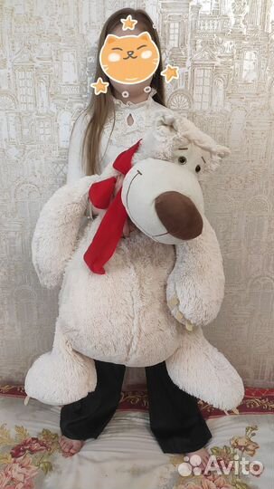 Огромный плюшевый медведь