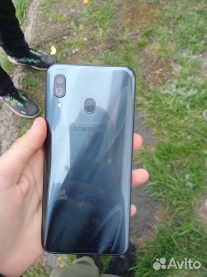 Samsung Galaxy A30, 3/32 ГБ