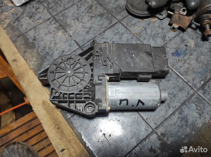 Моторчик стеклоподъемника passat b5