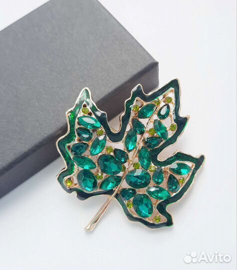 Брошь 