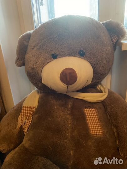 Плюшевый медведь огромный