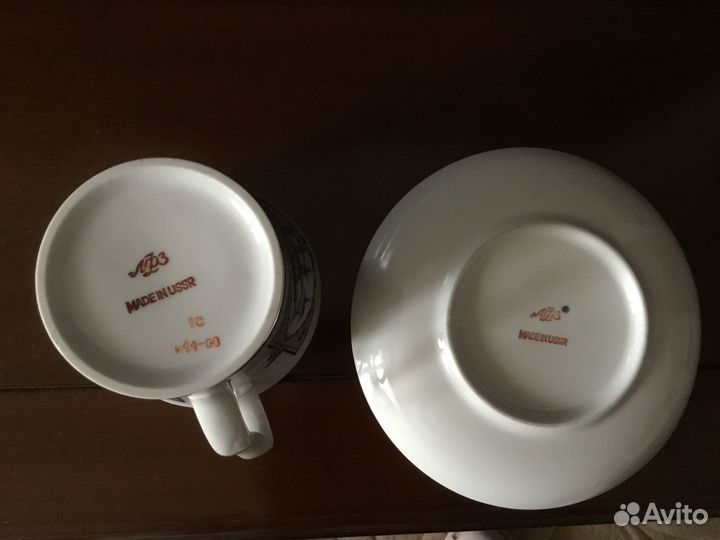 Тарелки Чашки