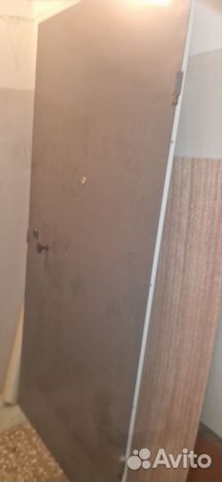 Дверь входная металлическая б/у