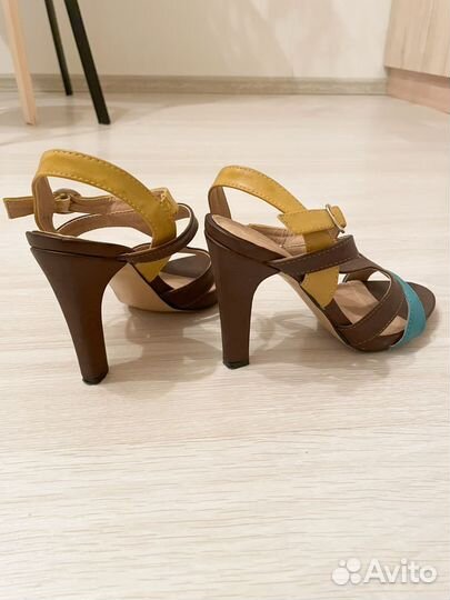 Босоножки женские тофа