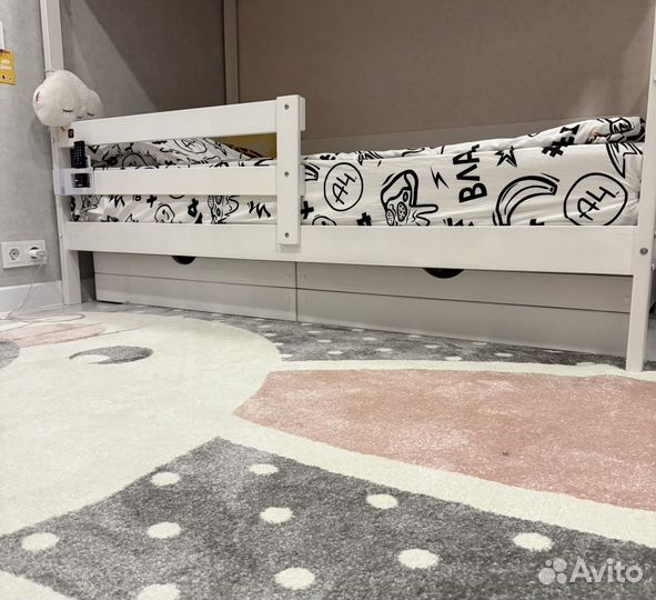 Двухъярусная кровать домик