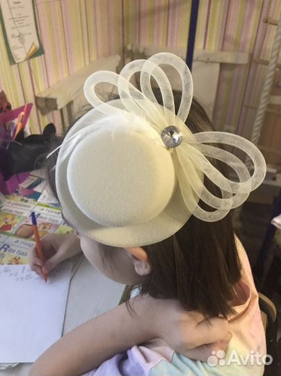 Шляпка на заколке