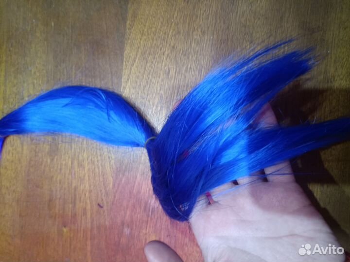 Волосы синие