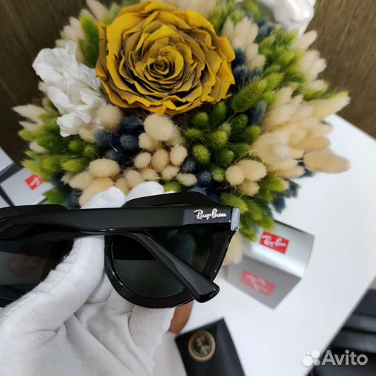 Солнцезащитные очки Ray-Ban Gina RB4399