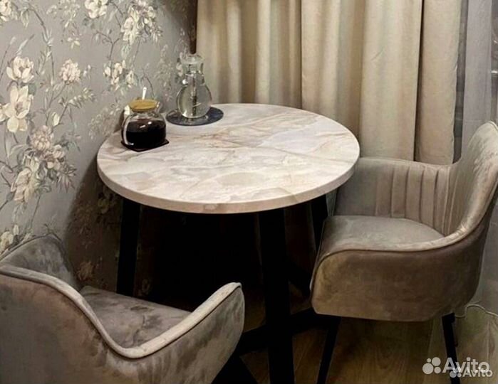 Стол круглый 'Infinity Flight'