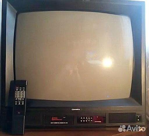Телевизор Чайка разработка СССР. Корпус дерево