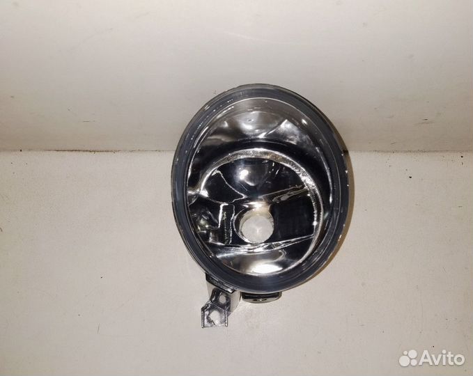 Противотуманка передняя правая Volkswagen Polo
