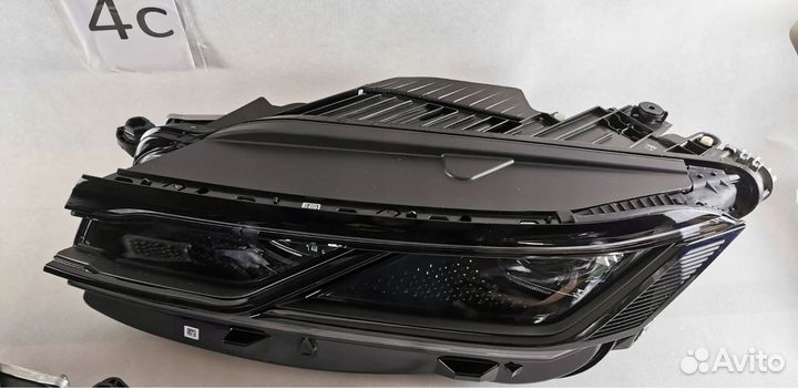 VW touareg 761 III фары левая И правая
