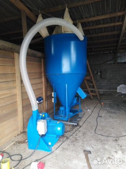 Смеситель сыпучих кормов