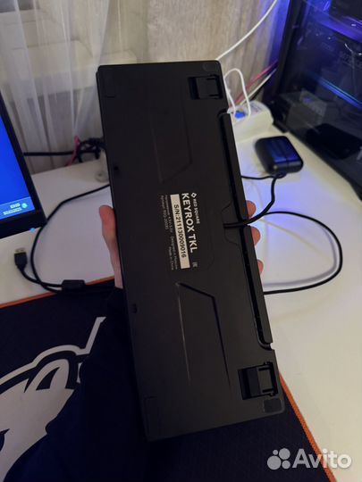 Red square keyrox tkl