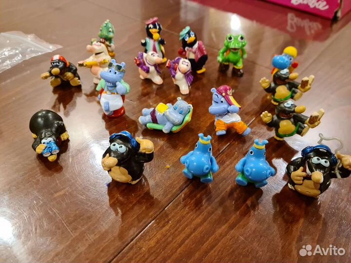 Игрушки из киндера и прилипалы