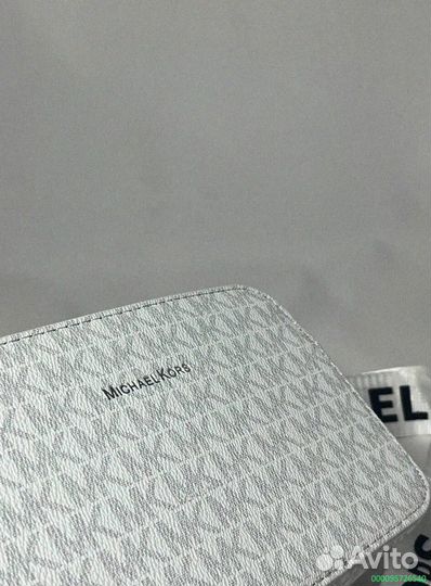 Сумка через плечо Michael Kors: акцент на стиль