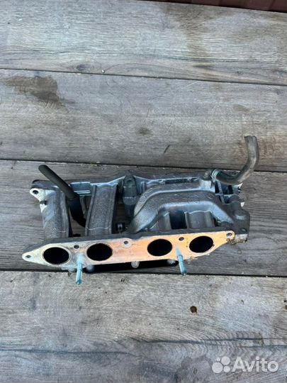 Впускной коллектор Honda Civic 4D 1.3 2008